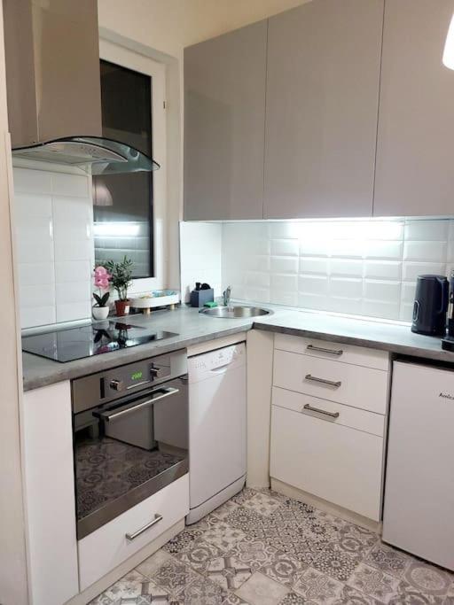 V Centre Diania Apartment Bratislava